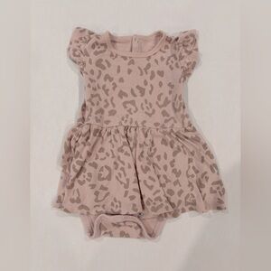 Kyte baby leopard twirl with body suit size 6-12 months VGUC